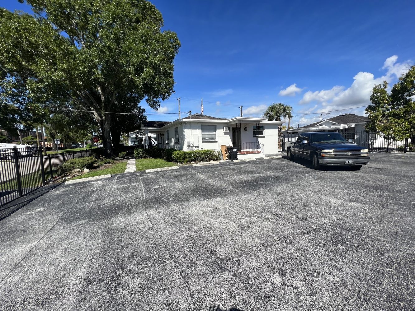 West Tampa Freestanding Building : 2323 W Aileen St, Tampa, FL 33607
